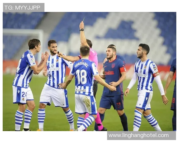 希姆内斯梅开二度,比利亚雷亚尔主场3-0完胜西班牙人 希姆内斯梅开二度,比利亚雷亚尔主场3-0完胜西班牙人